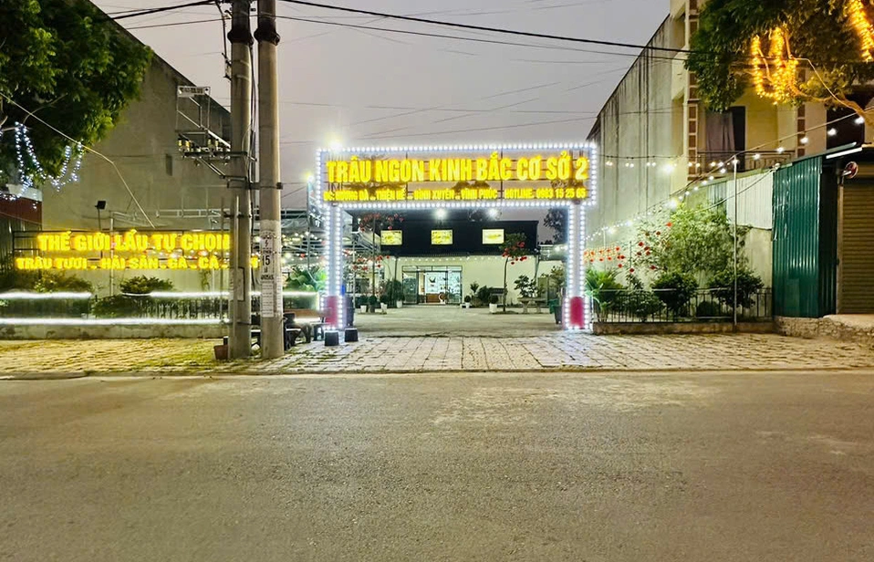 Bãi đỗ xe rộng rãi
